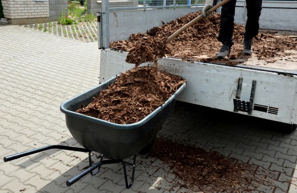 Bulk Mulch Delivery in Tomball