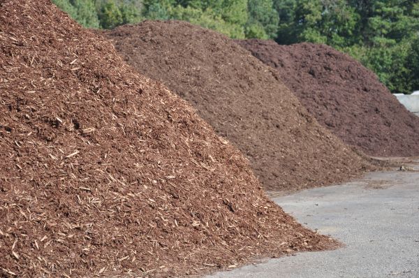 Brown Mulch Delivery in Tomball