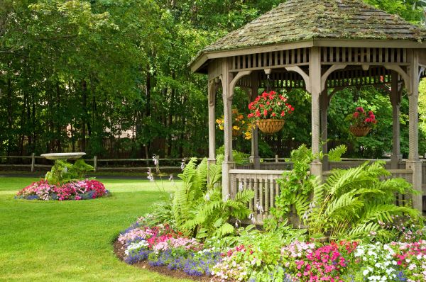 Backyard Landscaping Service in Tomball