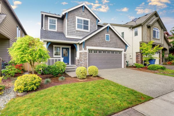Curb Appeal Landscaping in Tomball